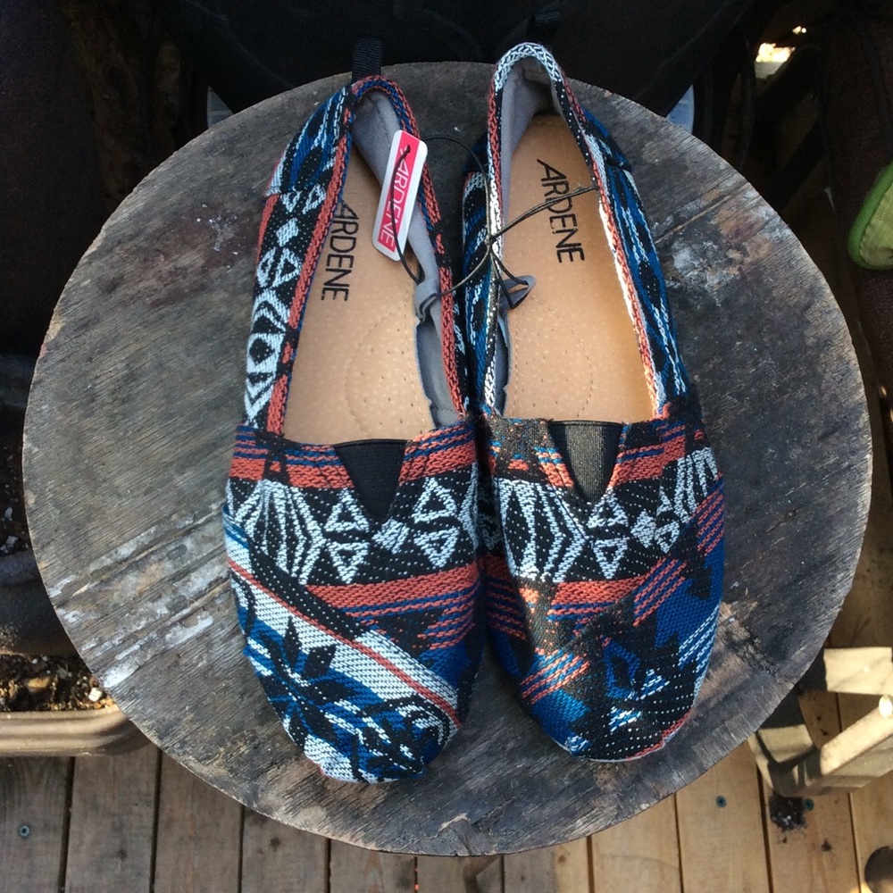 Boho patterned slip-on shoes